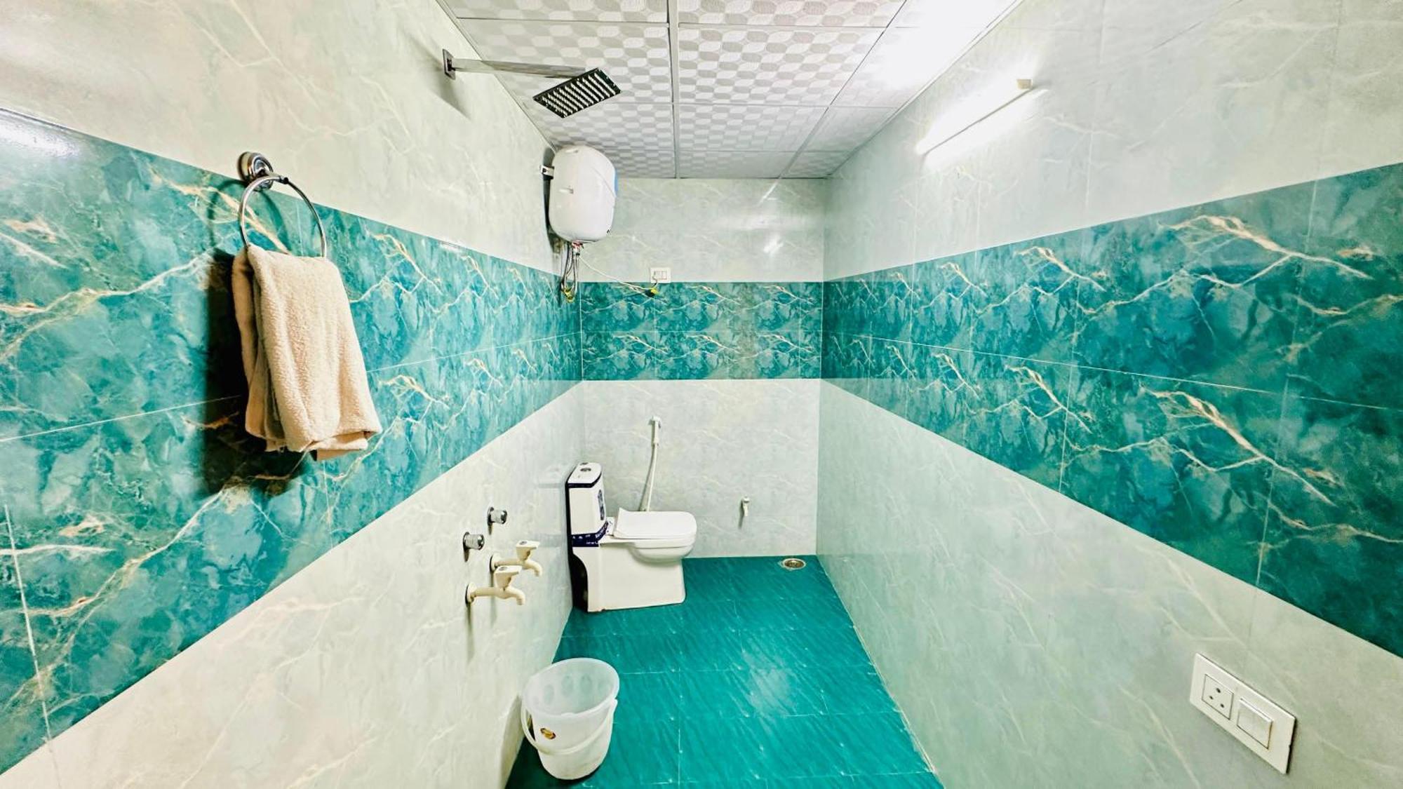 ホテル Dr White House - Noida Sector 18 エクステリア 写真